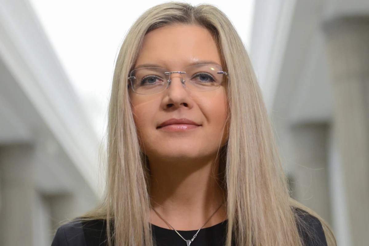 O 2 tygodnie przesunięte zostały przesłuchania dwóch kluczowych świadków przed komisją śledczą wyjaśniającą aferę Amber Gold. ​Chodzi o byłego koordynatora służb specjalnych Jacka Cichockiego oraz byłego szefa CBA Pawła Wojtunika - informuje dziennikarz RMF FM Marek Balawajder. 