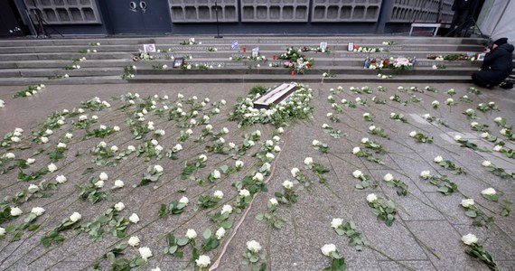 Zabity w zamachu w Berlinie polski kierowca będzie mieć rondo swojego imienia. W ten sposób chcą uhonorować Łukasza Urbana władze gminy Banie w Zachodniopomorskiem, skąd pochodzi rodzina mężczyzny. O swoim koledze pamiętają też kierowcy tirów.