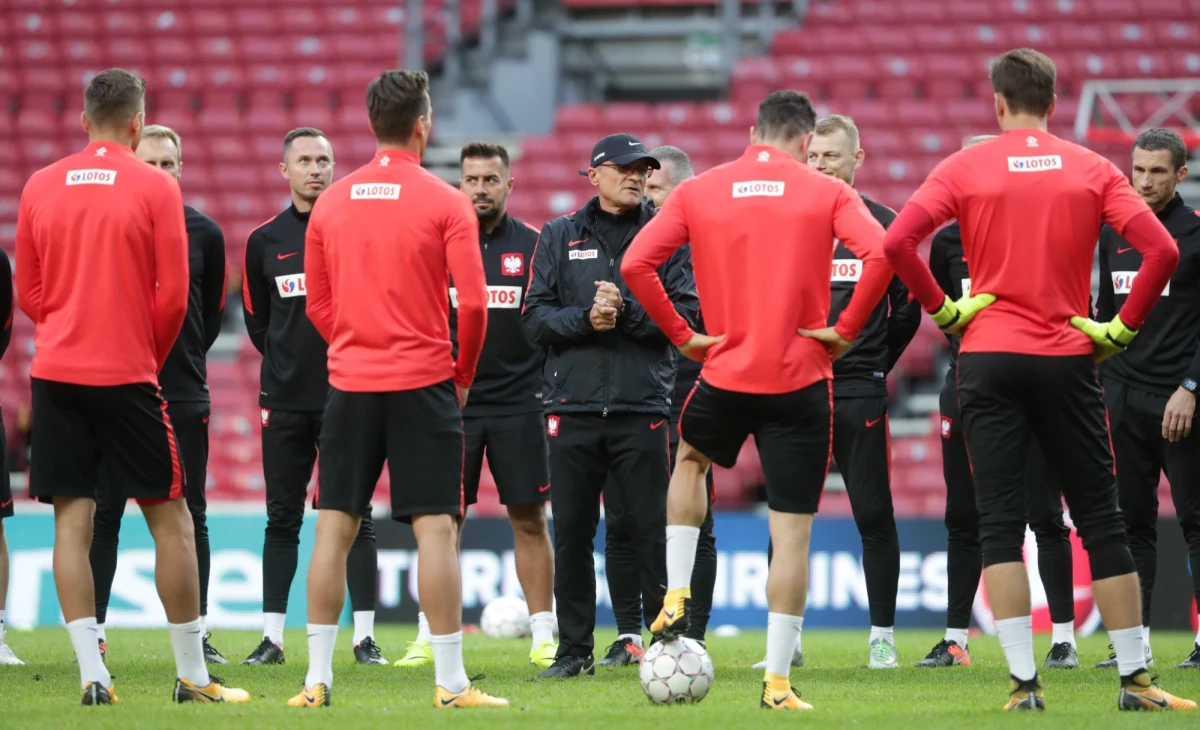 Wiemy już z kim zagra piłkarska kadra w dwóch marcowych meczach towarzyskich. 23 marca, najprawdopodobniej we Wrocławiu, zmierzymy się z Nigerią. Cztery dni później reprezentacja zagra na Stadionie Śląskim w Chorzowie z Koreą Południową. 