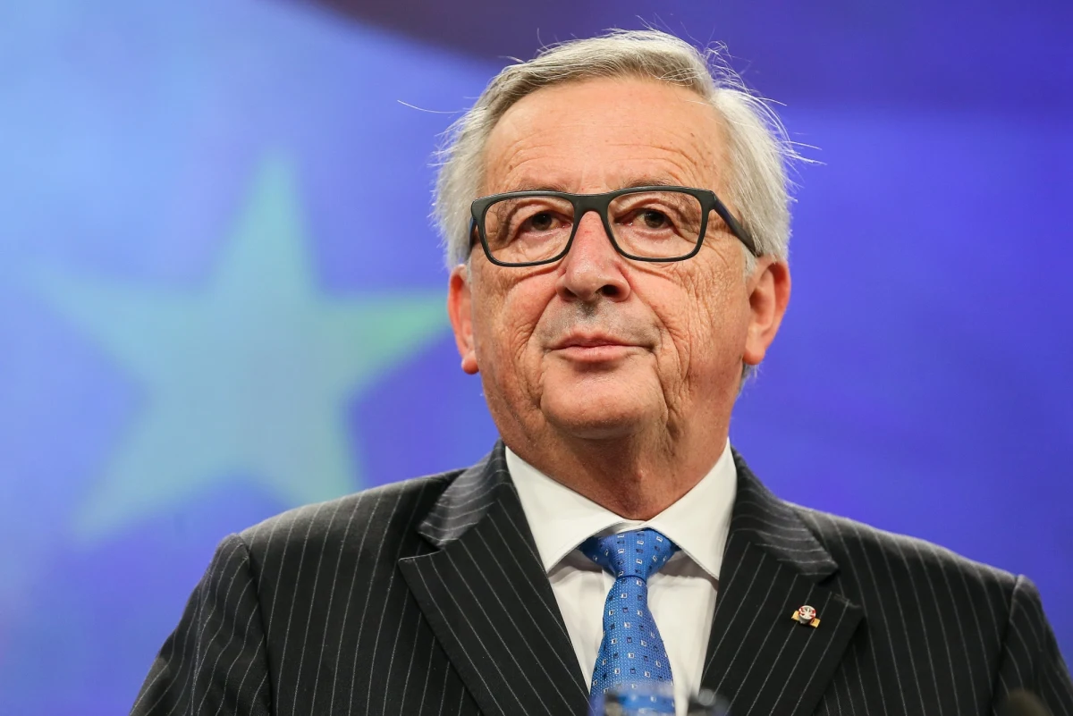 ​Zaprosiłem premiera Mateusza Morawieckiego do Brukseli, aby kontynuować naszą rozmowę rozpoczętą na Radzie Europejskiej - napisał na Twitterze przewodniczący Komisji Europejskiej  Jean-Claude Juncker. Rzecznik polskiego rządu potwierdził, że premier spotka się z Junckerem 9 stycznia.