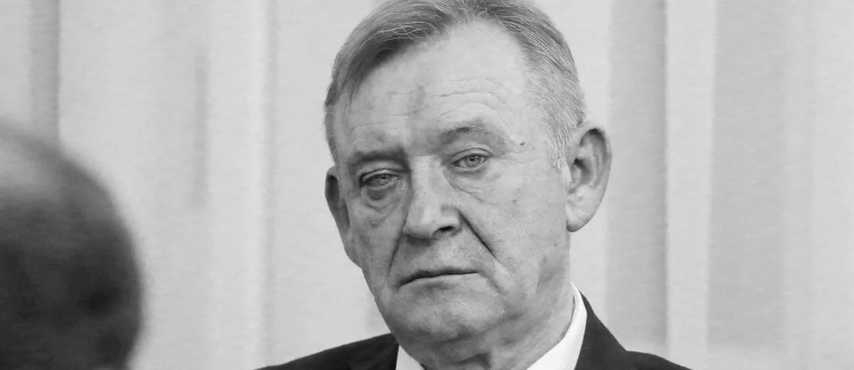 Jest śledztwo w sprawie śmierci sędziego TK Henryka Ciocha. Wszczęła je warszawska prokuratura okręgowa. Na czwartek zaplanowano sekcję zwłok profesora. Jak powiedział rzecznik warszawskich śledczych prok. Łukasz Łapczyński śledztwo prowadzone będzie w kierunku nieumyślnego spowodowania śmierci sędziego. 