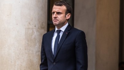 Macron zażywa kofeinę w pigułkach. Żona zaczyna mu „matkować”?