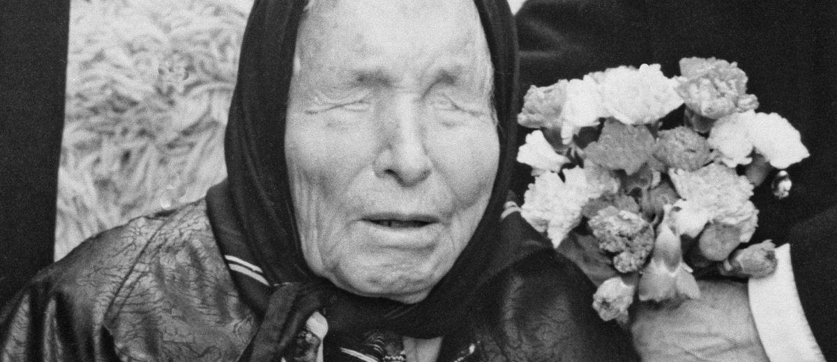 ​Przewidziała ataki terrorystyczne na World Trade Center oraz trzęsienie ziemi i tsunami na Oceanie Indyjskim w 2004 roku. Baba Wanga od lat budzi zainteresowanie ludzi na całym świecie. Jak przypomina "Daily Mail", niewidoma wieszczka z Bułgarii na 2018 roku przewidziała dwa istotne wydarzenia.