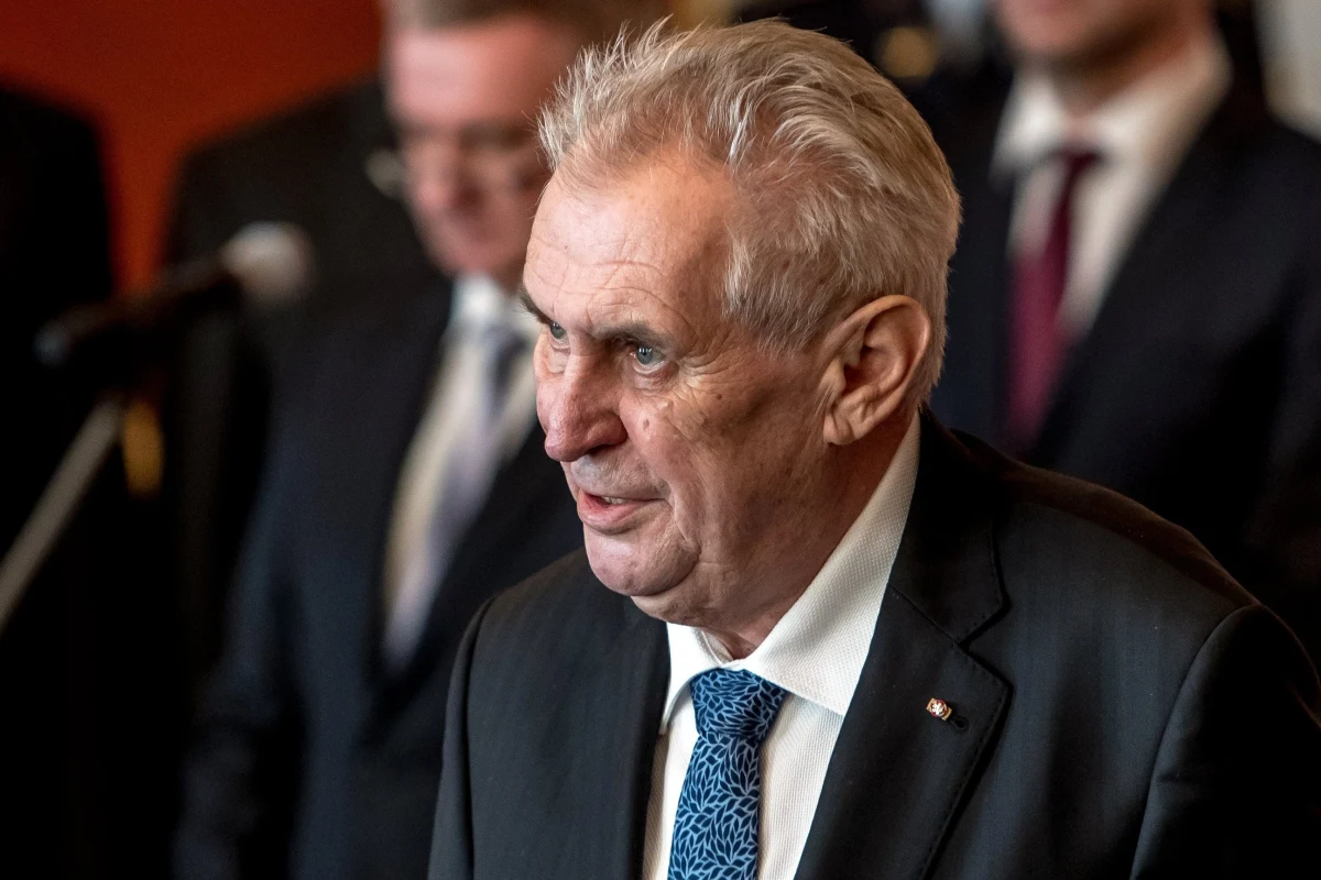 ​W wyemitowanym we wtorek orędziu świąteczno-noworocznym prezydent Czech Milosz Zeman podkreślił, że w czeskim interesie leży zachowanie suwerenności republiki. "Nikt nam nie może dyktować, kogo przyjmiemy na naszym terytorium" - powiedział.