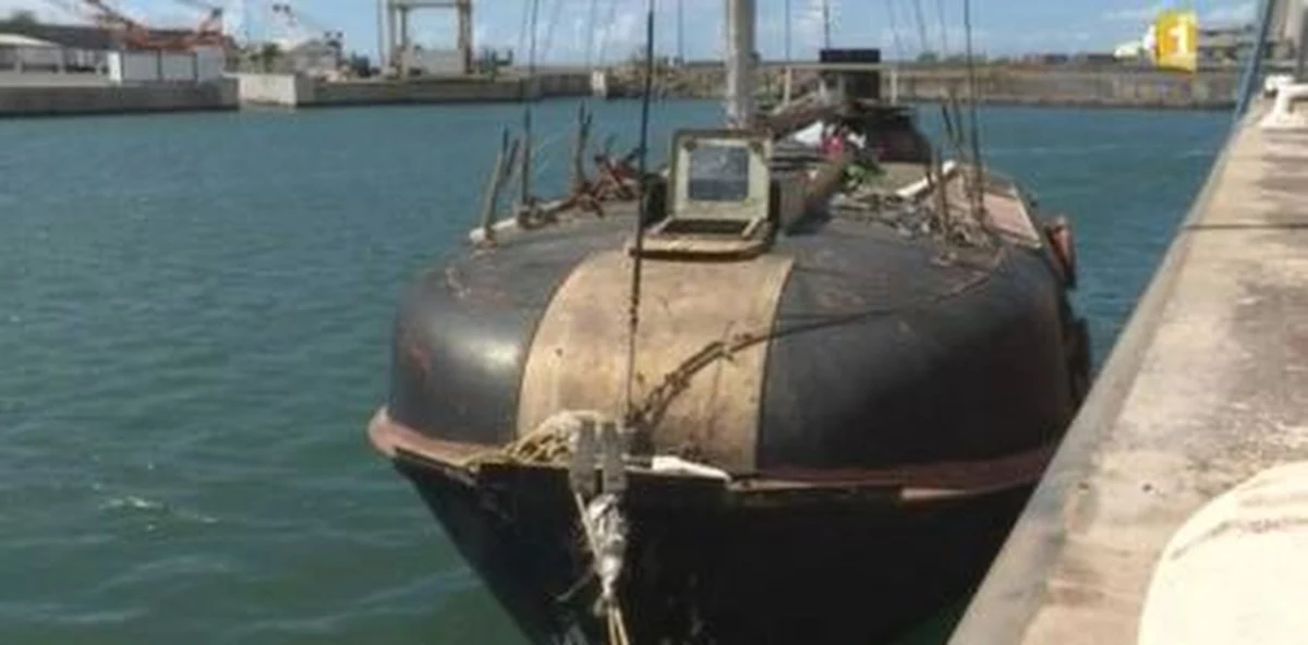 54-letni Polak zapewnia, że dryfował w szalupie przez siedem miesięcy na Oceanie Indyjskim – u wybrzeży Afryki. Mężczyzna twierdzi, że żywił się suchym prowiantem i złowionymi rybami. Jego szalupa doholowana została przez ratowników do portu na francuskiej wyspie Reunion koło Madagaskaru. 