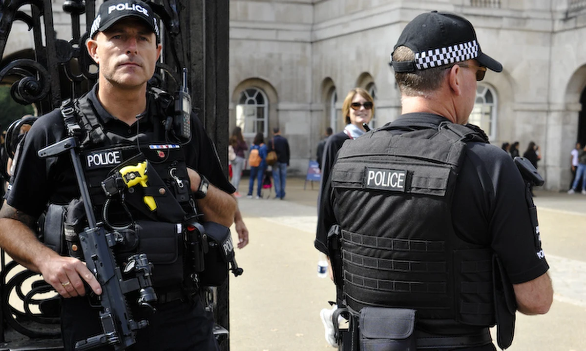 Dwóch mężczyzn o polskich nazwiskach zostało oskarżonych o zamordowanie mężczyzny w zachodnim Londynie. 36-letnia ofiara została znaleziona z ranami kłutymi - informuje BBC.