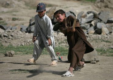 "Szokująca przemoc wobec dzieci w konfliktach zbrojnych". Niepokojący raport UNICEF