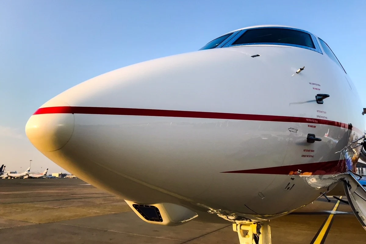 ​Na przełomie marca i kwietnia najważniejsze osoby w państwie o statusie HEAD, czyli prezydent, premier oraz marszałkowie Sejmu i Senatu, będą mogły latać nowymi rządowymi, małymi samolotami. W połowie roku do Polski trafiły dwa Gulfstreamy 550 oraz Boeing 737. 