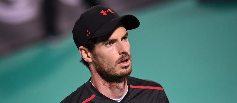 ​Brytyjski tenisista Andy Murray, były lider rankingu ATP, powrócił na kort po półrocznej przerwie spowodowanej kontuzją biodra. Na prośbę organizatorów turnieju pokazowego w Abu Zabi rozegrał jednego seta z Hiszpanem Roberto Bautistą Agutem, przegrywając 2:6.