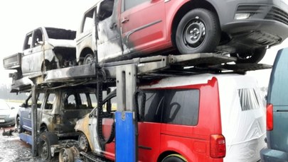 Wielkopolskie: Laweta z nowymi autami stanęła w płomieniach