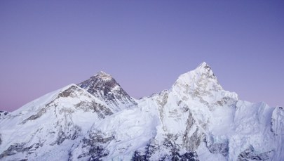 Nepal zabronił samotnych wspinaczek na Mount Everest