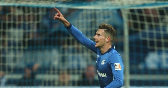 Leon Goretzka, piłkarz reprezentacji Niemiec i Schalke 04 Gelsenkirchen, od lata będzie zawodnikiem Bayernu Monachium - informują zagraniczne media. Do drużyny mistrzów kraju, w której występuje Robert Lewandowski, ma przejść na zasadzie wolnego transferu.