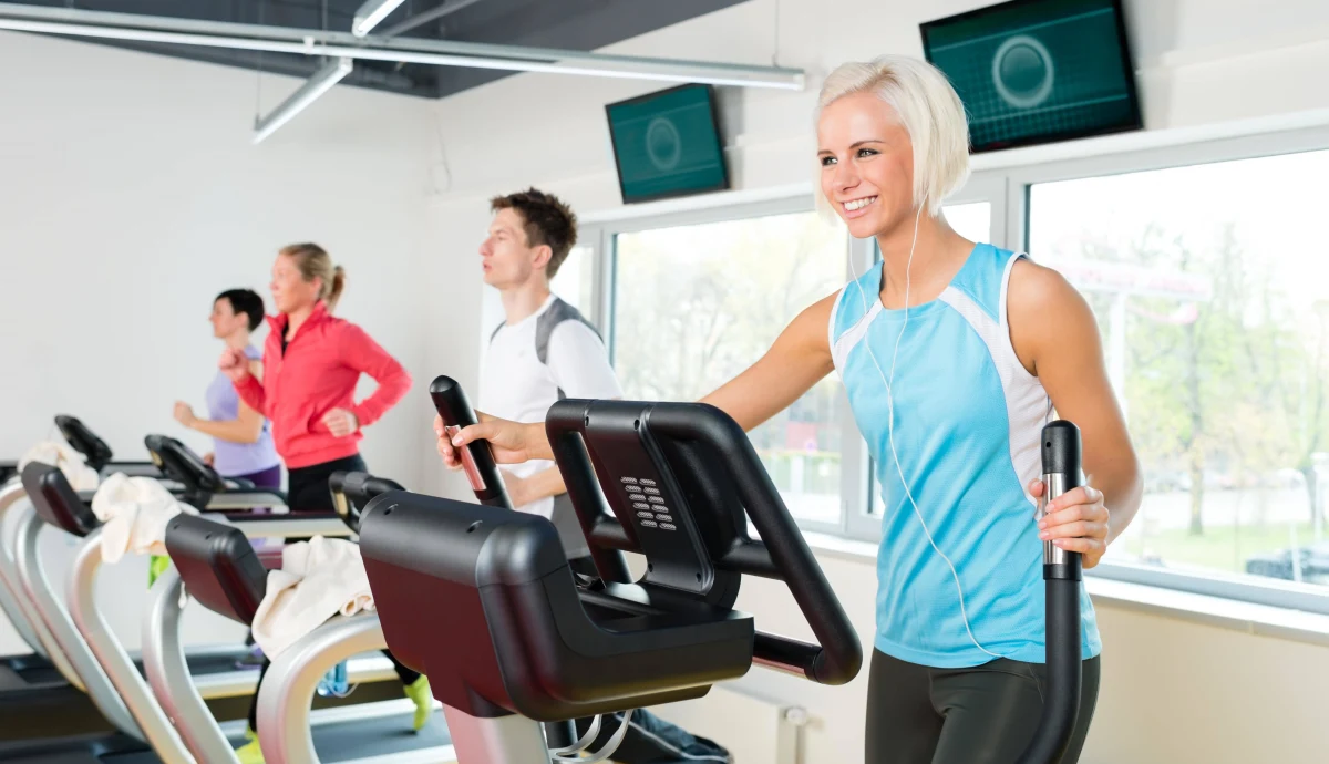 Początek nowego roku to dla wielu osób dobry moment na snucie planów i podejmowanie różnego rodzaju postanowień dotyczących zmian w życiu. Jedni chcą rzucić palenie, inni schudnąć, a jeszcze inni obiecują sobie regularne wizyty w siłowni. Jak wytrwać w tych postanowieniach? Zapytaliśmy o to psychologa. 