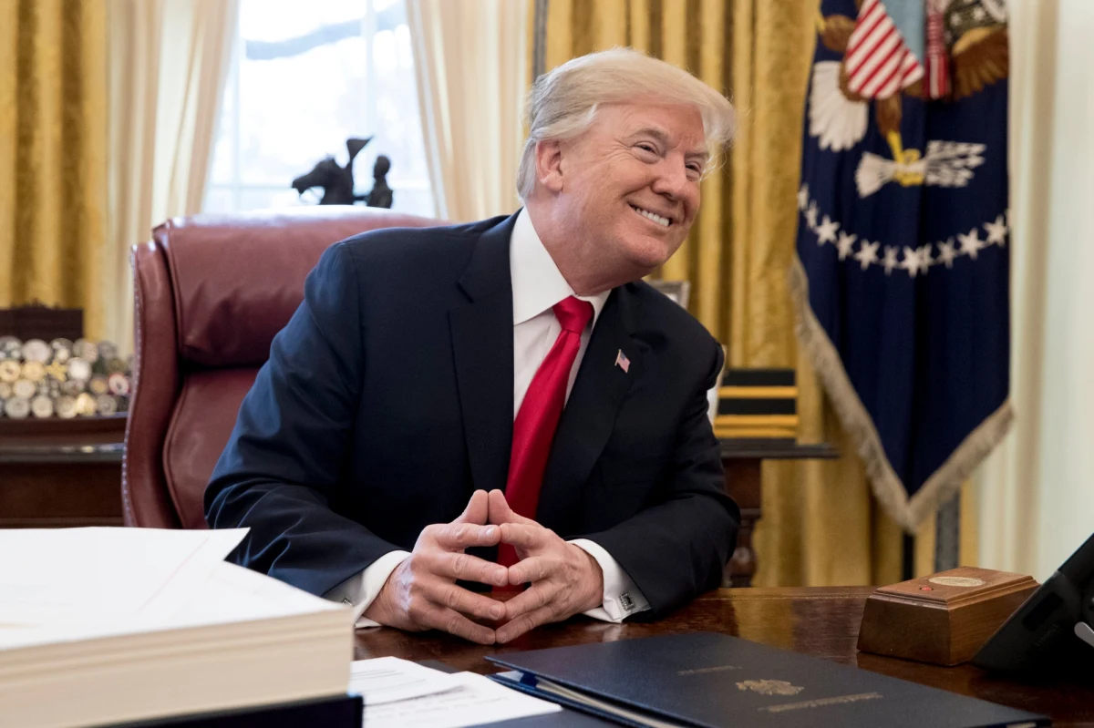 Prezydent Donald Trump oświadczył, że USA "jak głupie" przekazały Pakistanowi przez ostatnie 15 lat pomoc o wartości 33 mld dolarów nie otrzymując w zamian nic. Obiecał, że "z tym skończy".