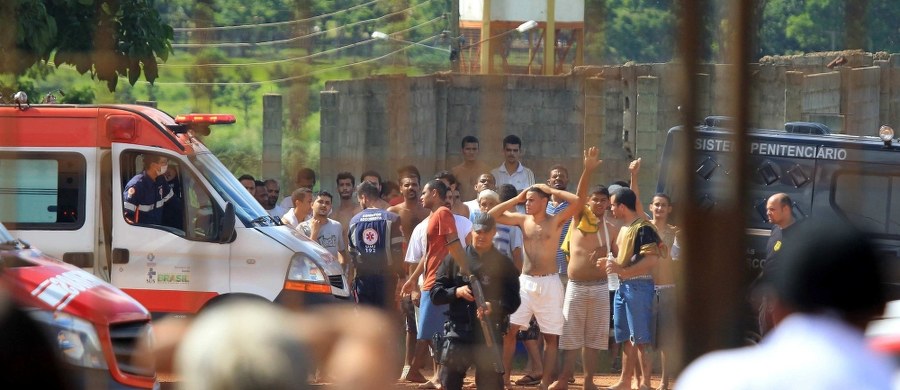 ​Co najmniej 9 osób zginęło a kolejnych 14 zostało rannych podczas zamieszek, do których doszło w poniedziałek w więzieniu w rejonie Goiania, w stanie Goias w Brazylii - poinformowała agencja EFE.