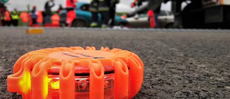 Tragiczny wypadek na autostradzie A4 na wysokości Rogowa Opolskiego w okolicach Krapkowic. Samochód osobowy potrącił tam mężczyznę. 