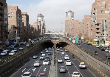 Iran: Dziesiątki tysięcy ludzi na manifestacjach prorządowych. "Śmierć Ameryce"