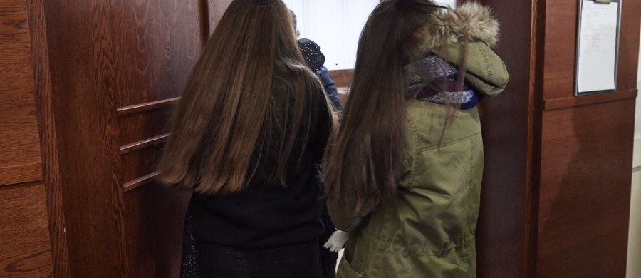 15 stycznia Sąd Rejonowy w Gdańsku ogłosi wyrok w procesie dotyczącym pobicia gimnazjalistki przed szkołą w Gdańsku w maju 2017 roku. Przed sądem w tej sprawie odpowiada siedem dziewczyn i jeden chłopiec. Ich proces miał charakter niejawny.