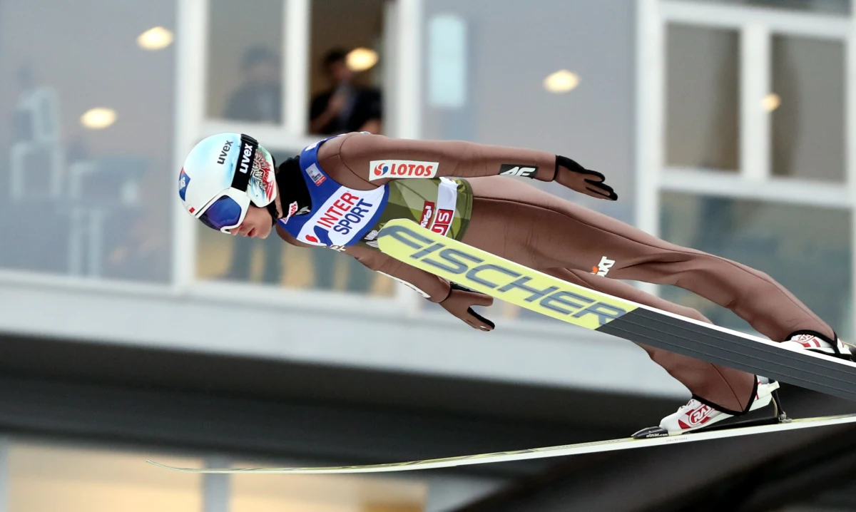 Nie mieliście wątpliwości: Waszym zdaniem na miano Sportowca Grudnia 2017 zasłużył Kamil Stoch! W Plebiscycie RMF FM i Interii skoczek z Zębu uzyskał ponad 47 procent Waszych głosów.