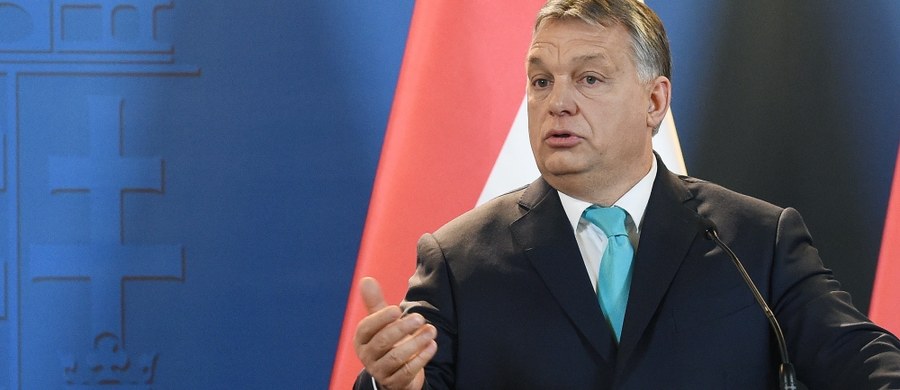 Procedura wszczęta przez Komisję Europejską wobec Polski nie ma podstaw i samo postępowanie jest nieprawidłowe, wspólnota losu Europy Środkowej nakazuje Węgrom stanąć przy boku Polski - ocenił premier Węgier Viktor Orban. Dodał, że nie można łączyć kwestii budżetu UE z kwestią praworządności.