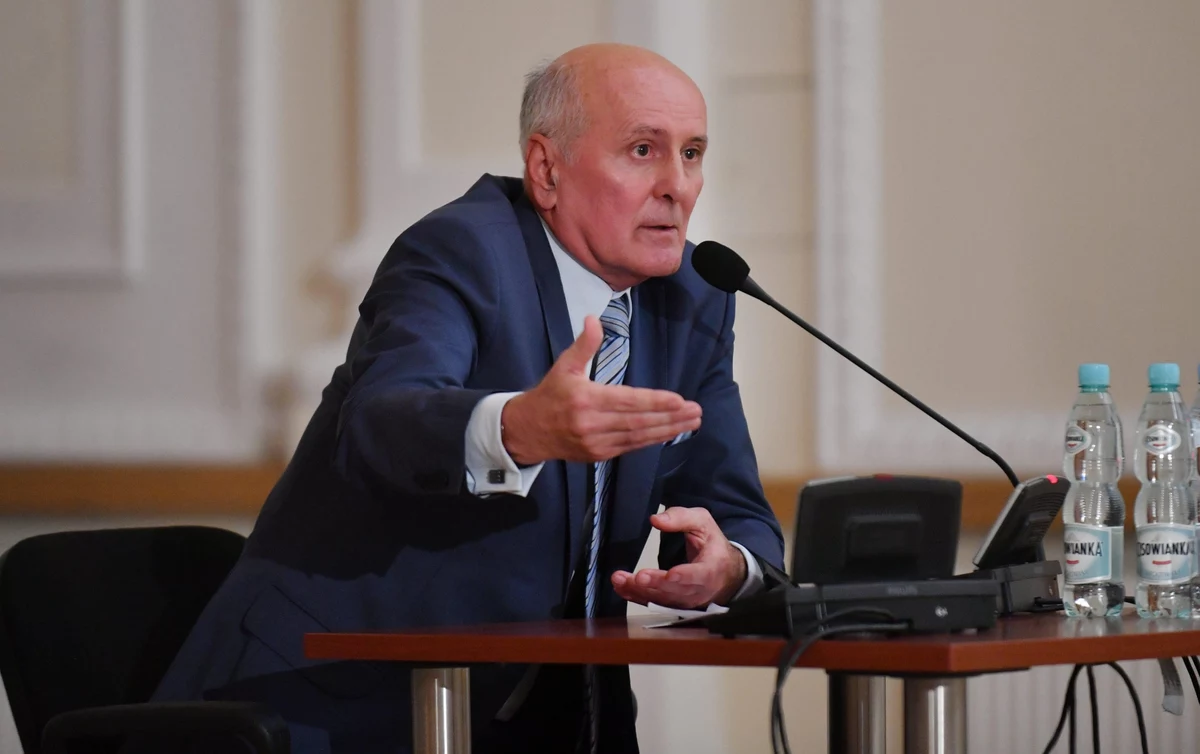 Andrzej Waltz - mąż prezydent Warszawy Hanny Gronkiewicz-Waltz - zwróci pieniądze uzyskane w związku z reprywatyzacją kamienicy przy Noakowskiego 16. Jak dowiedział się reporter RMF FM Mariusz Piekarski, Waltz poprosił komisję weryfikacyjną o numer konta, na który ma przelać pieniądze. Zaskarży jednocześnie decyzję komisji do sądu. Zwrot pieniędzy zadeklarowała też córka Hanny Gronkiewicz-Waltz i Andrzeja Waltza.