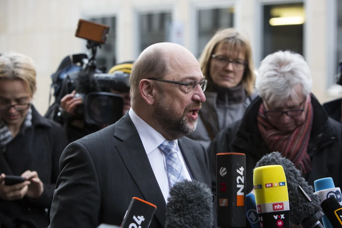 ​Szef SPD Martin Schulz zagroził w wywiadzie dla "Bilda" w piątek, że Niemcy ograniczą swoje wpłaty do przyszłego budżetu Unii Europejskiej, jeżeli kraje korzystające z funduszy, takie jak Węgry i Polska, nie pomogą w rozwiązaniu kryzysu migracyjnego.