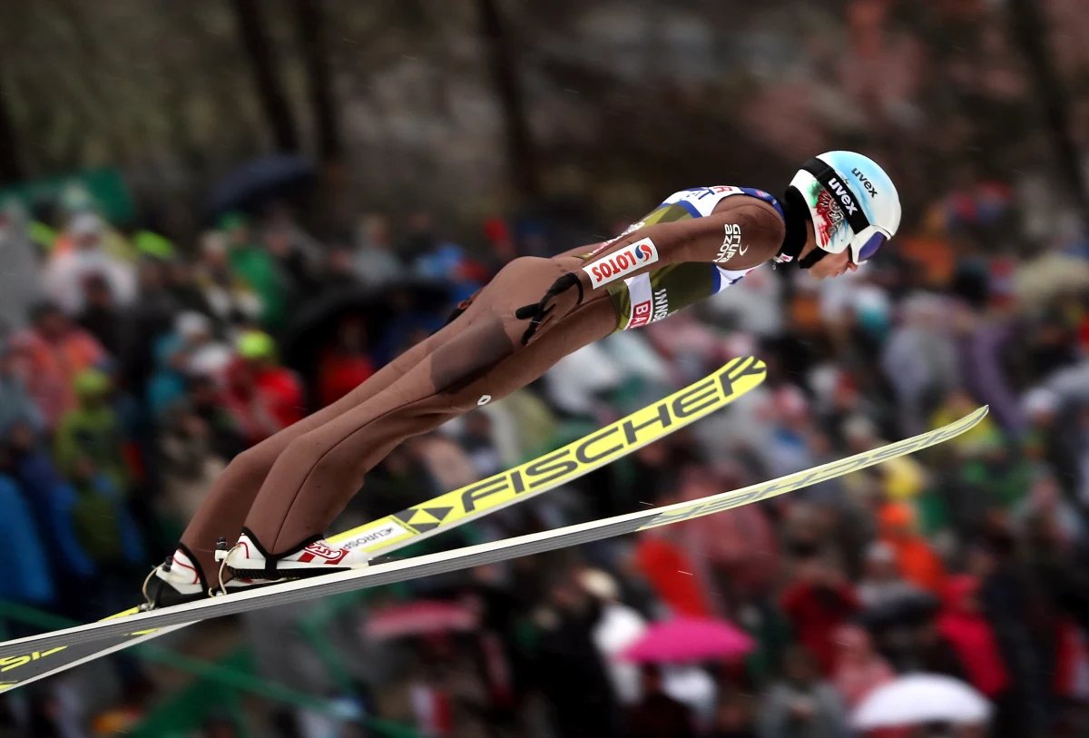 Zawodnicy zamienili już Innsbruck na Bischofshofen i przed nimi ostatnia stacja narciarskiego Turnieju Czterech Skoczni. Tylko duży pech może zabrać końcowe zwycięstwo Kamilowi Stochowi. Kwalifikacje rozpoczną się o godz. 17.00.