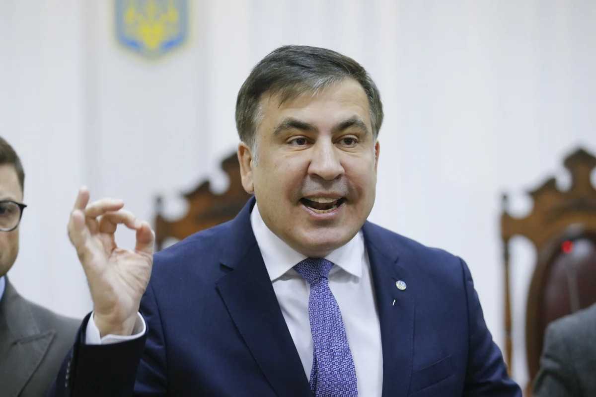 ​Sąd w Tbilisi skazał zaocznie byłego prezydenta Gruzji Micheila Saakaszwilego, który obecnie przebywa na Ukrainie, na trzy lata pozbawienia wolności za nadużycie władzy. Saakaszwili, prezydent Gruzji w latach 2004-2013, został skazany w związku z ułaskawieniem w 2008 roku czterech urzędników MSW oskarżonych o zabicie dwa lata wcześniej pracownika banku. Ponadto byłego prezydenta oskarża się również o udział w fałszowaniu śledztwa, przez co w 2014 roku sądzono byłego ministra spraw wewnętrznych Wano Merabiszwilego.