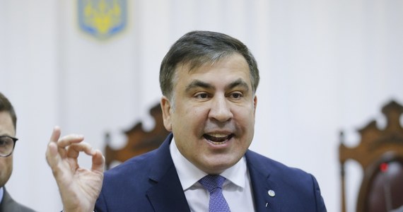 ​Sąd w Tbilisi skazał zaocznie byłego prezydenta Gruzji Micheila Saakaszwilego, który obecnie przebywa na Ukrainie, na trzy lata pozbawienia wolności za nadużycie władzy. Saakaszwili, prezydent Gruzji w latach 2004-2013, został skazany w związku z ułaskawieniem w 2008 roku czterech urzędników MSW oskarżonych o zabicie dwa lata wcześniej pracownika banku. Ponadto byłego prezydenta oskarża się również o udział w fałszowaniu śledztwa, przez co w 2014 roku sądzono byłego ministra spraw wewnętrznych Wano Merabiszwilego.