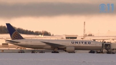 Awaryjne lądowanie samolotu na Alasce. Pasażer wysmarował toalety odchodami
