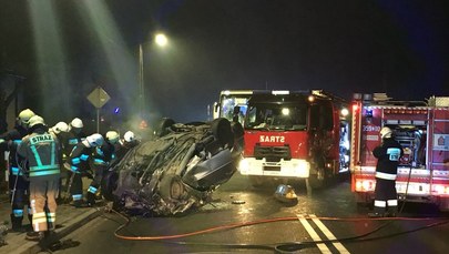 Wypadek w Śląskiem: Dwie osoby zginęły, 13 rannych 