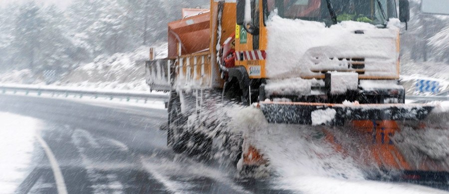 Początek przyszłego tygodnia zwiastuje słoneczną pogodę i temperatury powyżej zera. Śnieg z deszczem może spaść dopiero w środę.