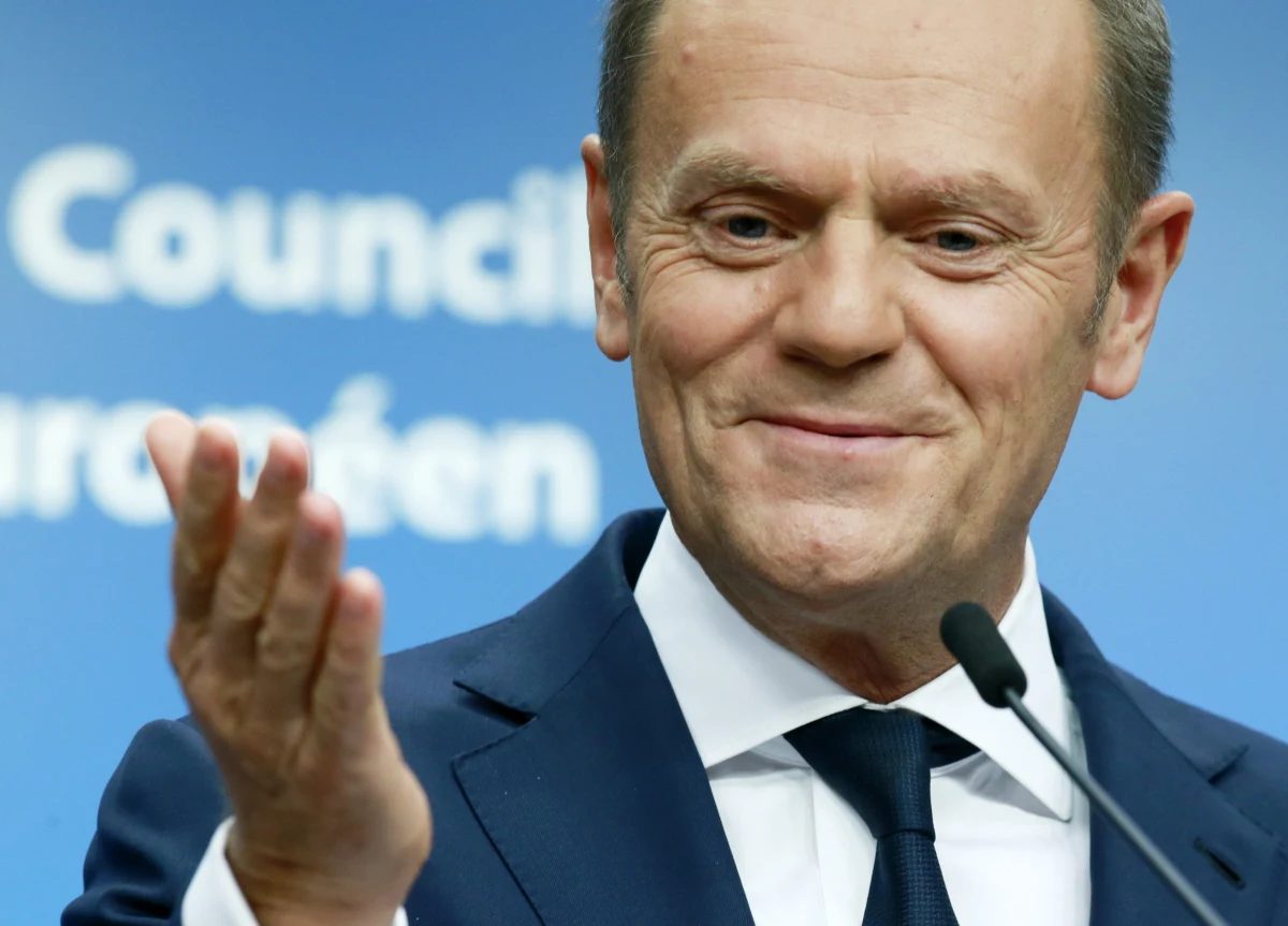 "Nie mamy do czynienia ze sporem o to, jaka ma być Europa, tylko ze sporem o to, czy Polska ma być dalej jej częścią" - mówi w wywiadzie dla "Tygodnika Powszechnego" Donald Tusk.