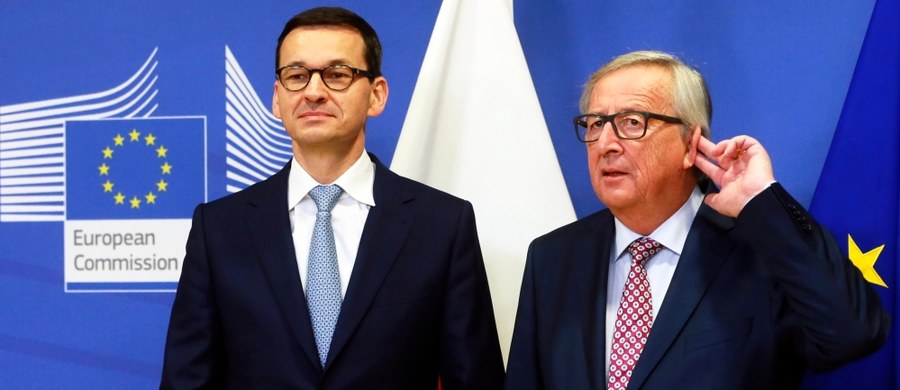 Ponad dwie godziny - dłużej niż początkowo planowano – trwało spotkanie premiera Morawieckiego z Jean-Claudem Junckerem. Była dobra atmosfera, pierwszy od dwóch lat dialog, jednak postępu w kwestii praworządności brak. 