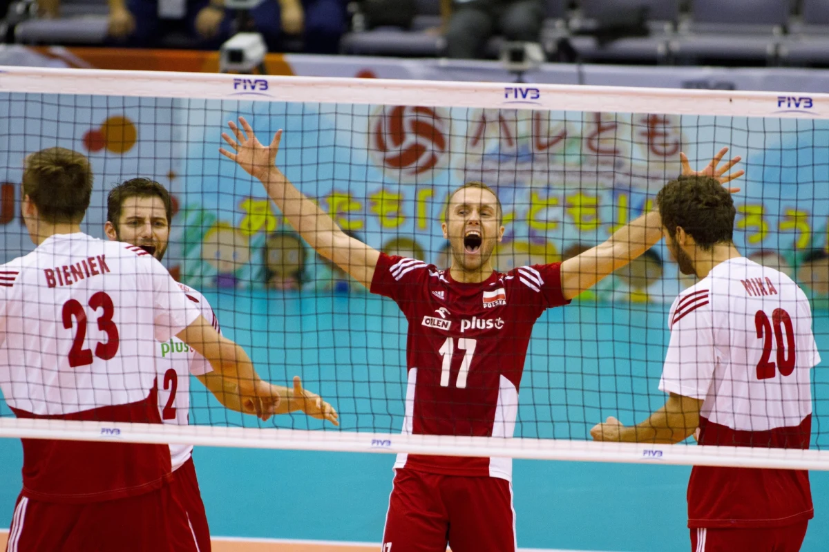 Belg Vital Heynen, Piotr Gruszka i Andrzej Kowal - to ostateczni kandydaci na trenera siatkarskiej reprezentacji Polski. Z wyścigu wypadł Michał Gogol, który chce zostać asystentem selekcjonera kadry narodowej.