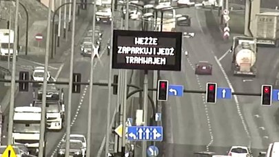 Nietypowy ekran przed wjazdem do Krakowa. "Weźże zaparkuj..."