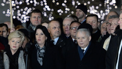 93. miesięcznica. Kaczyński: Chwała tym, którzy walczyli o prawdę na czele z Antonim Macierewiczem