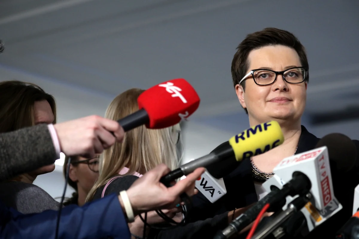 To błąd, że część posłów Nowoczesnej nie wzięła udziału w głosowaniu nad projektem komitetu "Ratujmy Kobiety 2017" - powiedziała szefowa Nowoczesnej Katarzyna Lubnauer. Jak dodała, będzie rozmawiała z posłami, który nie wzięli udziału w głosowaniu. Sejm zdecydował w środę, że obywatelski projekt komitetu "Ratujmy Kobiety 2017", zakładający liberalizację obowiązujących przepisów ws. aborcji, nie będzie procedowany. 10 posłów Nowoczesnej nie wzięło udziału w głosowaniu. 