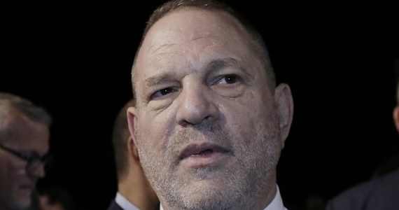 Harvey Weinstein, producent filmowy, który jest oskarżany przez wiele aktorek o molestowanie, został zaatakowany w restauracji w Arizonie. Gość restauracji, który był agresywny, uderzył go w twarz i krzyczał w jego kierunku niecenzuralne słowa.