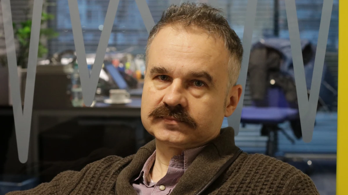 "Z Antonim Macierewiczem PiS nie ma kłopotu. Jest problem reakcji części opinii publicznej" - stwierdził w Popołudniowej rozmowie w RMF FM doradca marszałka Sejmu i członek Rady Programowej PiS prof. Waldemar Paruch. Czy PiS bierze pod uwagę przedterminowe wybory? "Byłby to błąd polityczny, którego PiS raczej nie powinno popełnić" - zauważył ekspert. "Na dzień dzisiejszy szansa na uzyskanie większości konstytucyjnej nie jest wysoka. To byłoby za duże ryzyko" - dodał. Pytany o to, co musiałoby się stać, by Jarosław Kaczyński zdecydował się stanąć na czele rządu, gość Marcina Zaborskiego stwierdził: "Sytuacja na pewno kryzysowa - i to zwłaszcza w kontekście międzynarodowym". "Jarosław Kaczyński ma swoiste, bardzo wielkie zainteresowanie międzynarodowe" - dodał. Gość Popołudniowej rozmowy w RMF FM skomentował też odrzucenie przez Sejm - m.in. głosami PiS-u - projektu "Ratujmy Kobiety 2017". "Kwestie życia nienarodzonego są pewnym sporem natury generalnej, fundamentalnej, religijnej, stosunku do religii, do Kościoła... Trudno tu wyobrażać sobie prostą dyscyplinę partyjną" - stwierdził Paruch. "To są sprawy generalne - nie są to sprawy prosto polityczne. Trudno wyobrażać sobie realizację obietnicy wyborczej (...) - PiS obiecało, że wszystkie inicjatywy obywatelskie będą podejmowane" - dodał. "Zadecydowały powody zasadnicze, religijne" - podsumował. 