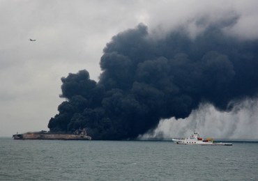 ​Płonący tankowiec podryfował do strefy ekonomicznej Japonii