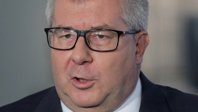 Czarnecki porównał Thun do "szmalcownika". Morawiecki: Nie powinien tracić stanowiska
