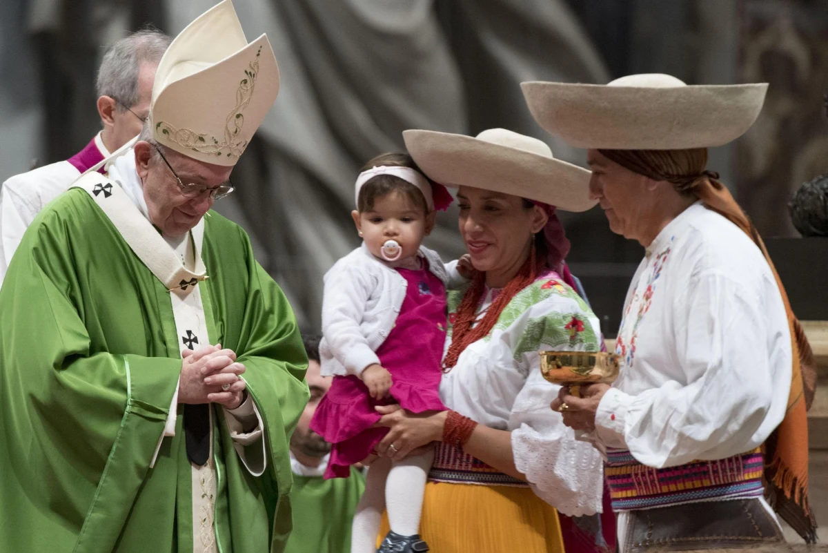 ​Papież Franciszek powiedział wiernym w niedzielę, że postawa wobec migrantów i uchodźców, którą opisał słowami "przyjmować, chronić, promować i integrować", oparta jest na zasadach nauczania Kościoła. "Migracje są znakiem naszych czasów" - podkreślił.