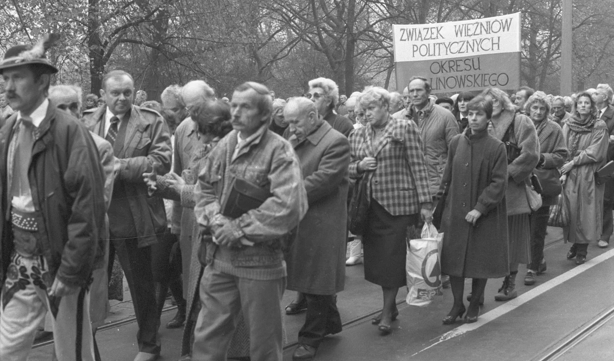 Wśród wielu monumentów, które mają zostać odsłonięte w podwawelskim grodzie w jubileuszowym roku 100-lecia odzyskania przez Polskę niepodległości, jest również taki, którego nazwa i kształt wywołują ogromne kontrowersje.