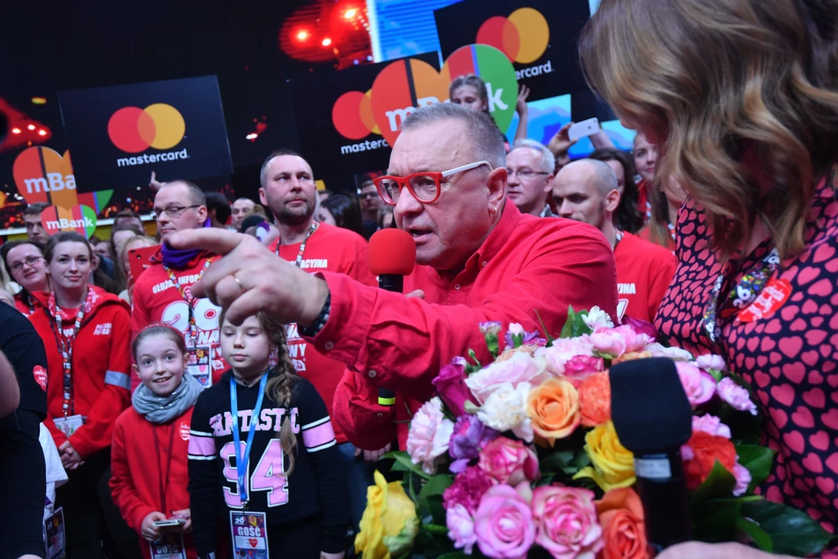 Ponad 81 i pół mln złotych zebrała Wielka Orkiestra Świątecznej Pomocy - informuje na swojej stronie internetowej Fundacja. W 26. Finale WOŚP brało udział prawie 1,7 tys. sztabów w kraju i za granicą. W tym roku zebrane pieniądze będą przeznaczone na zakup sprzętu dla szpitalnych oddziałów neonatologicznych.
