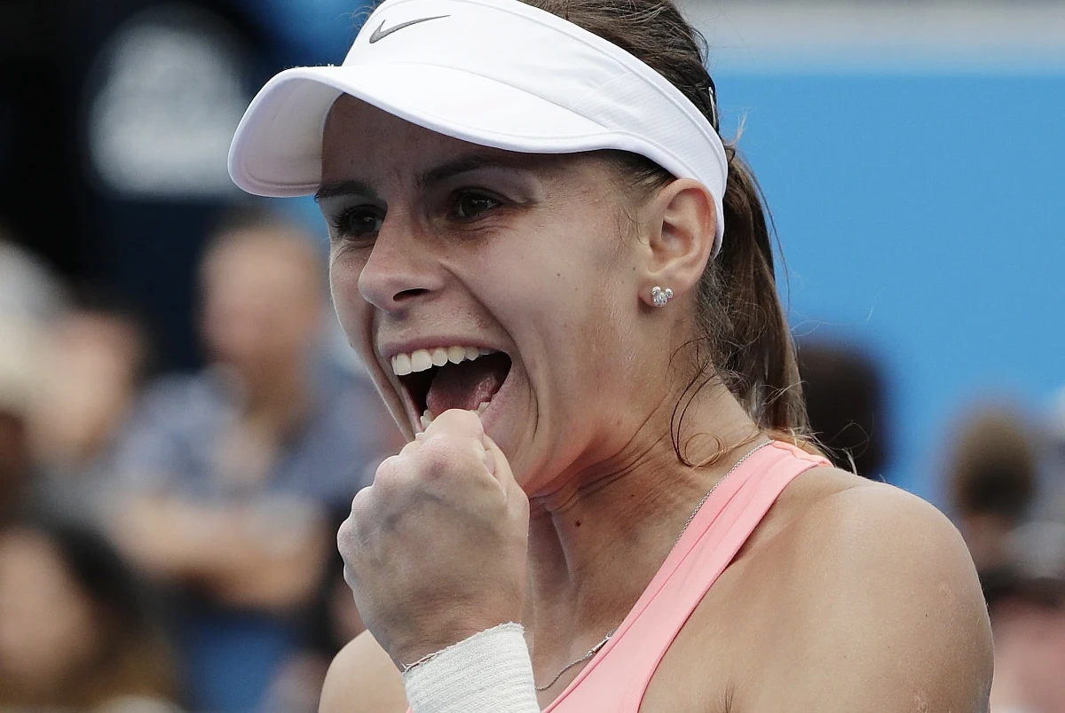 Magda Linette po raz pierwszy w karierze awansowała do drugiej rundy singla w wielkoszlemowym turnieju Australian Open na kortach twardych w Melbourne. Polska tenisistka wygrała w poniedziałek z Amerykanką Jennifer Brady 2:6, 6:4, 6:3.