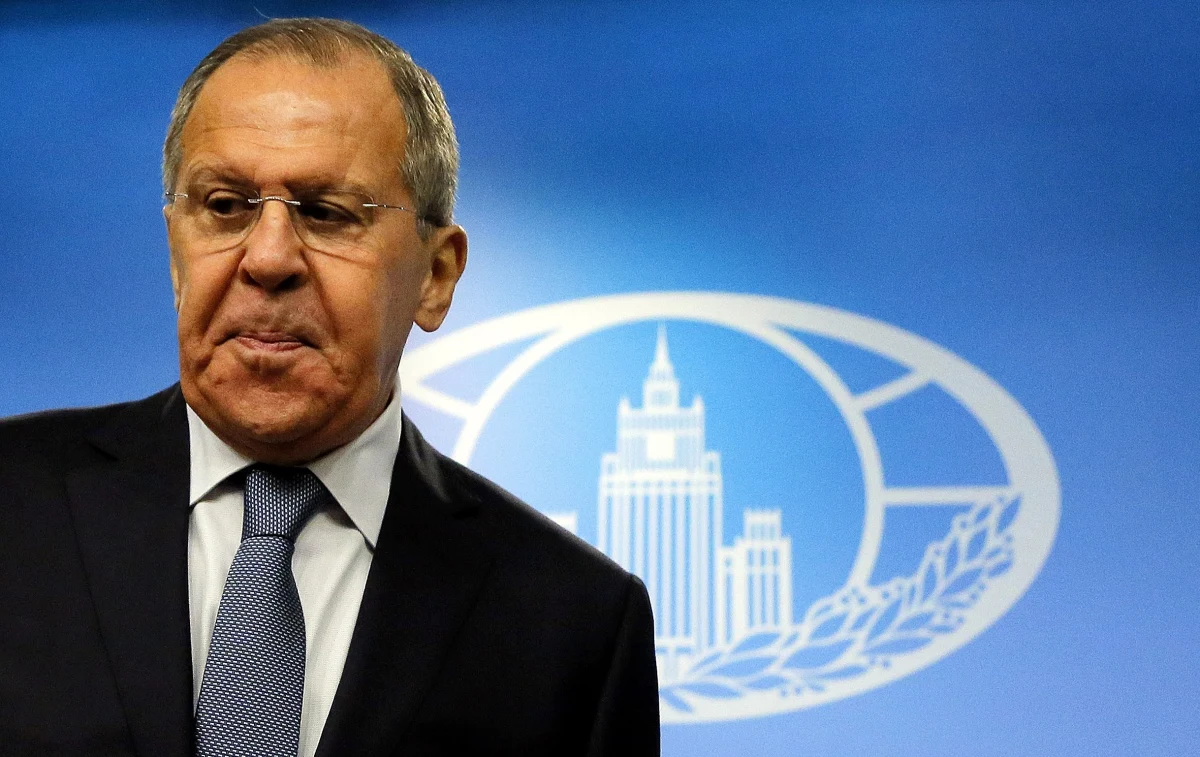 Rosja będzie gotowa do dialogu z Polską, jednak Polska powinna zrozumieć, iż dialog jest możliwy tylko na podstawie wzajemnego uwzględniania interesów, a nie na podstawie "dyktowania czegoś" Rosji - powiedział szef rosyjskiego MSZ Siergiej Ławrow. Polityk pojawił się na  konferencji prasowej dla rosyjskich dziennikarzy, podsumowującej działania dyplomacji w ubiegłym roku. 