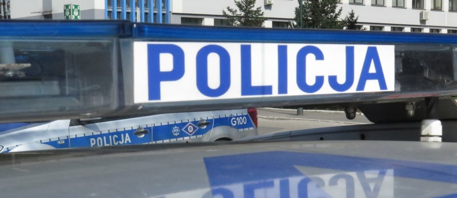 ​Gorzowscy policjanci pod nadzorem tamtejszej prokuratury wyjaśniają okoliczności śmierci 15-latka. Jego ciało znaleziono wczesnym popołudniem przy drodze w podgorzowskich Ciecierzycach - poinformowała policja.