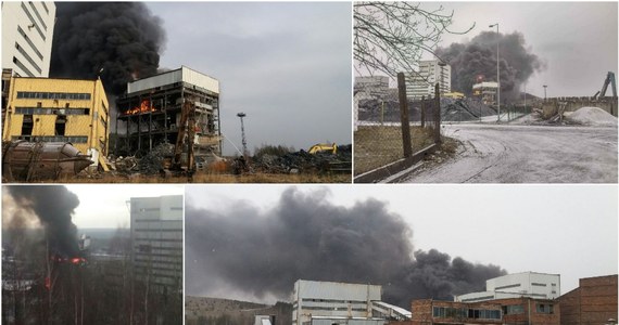 Do pożaru doszło na terenie nieczynnej kopalni Boże Dary w Katowicach. Palił się tam budynek dawnej sortowni. Nikt nie został poszkodowany.