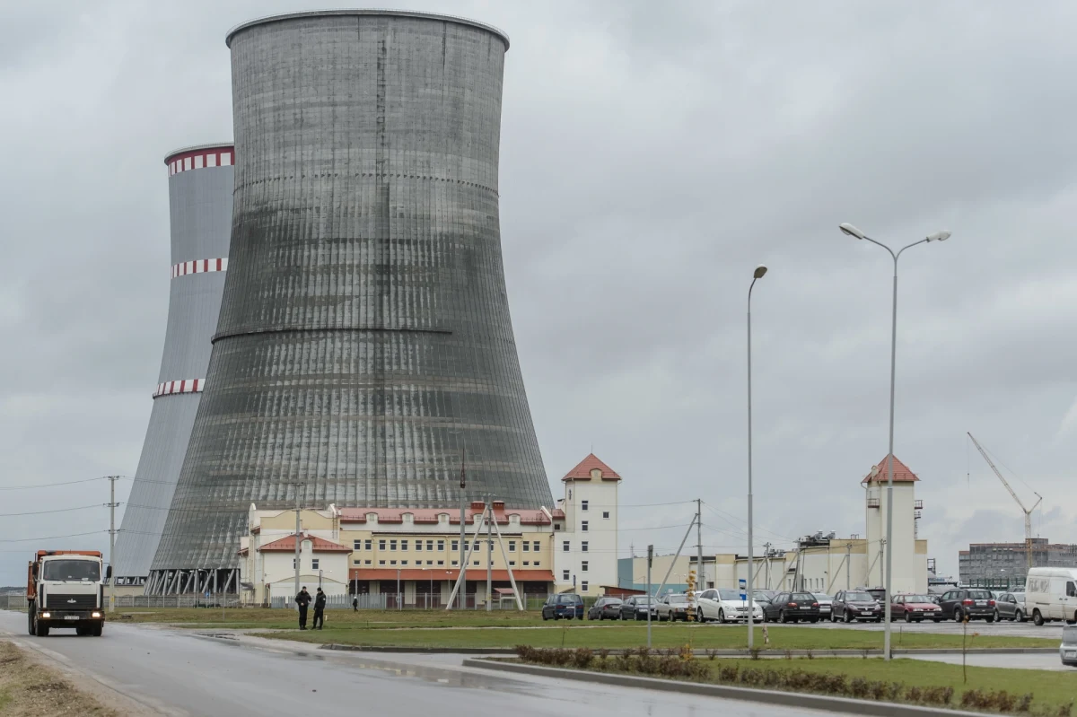 Elektrownia atomowa budowana w Ostrowcu na Białorusi, w odległości 50 km od Wilna, nie spełnia współczesnych norm bezpieczeństwa - twierdzą litewscy eksperci po analizie przeprowadzonych przez stronę białoruską tzw. stress testów przyszłego obiektu.